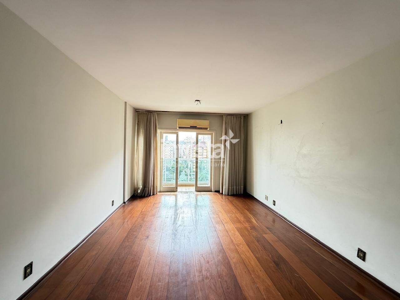 C&oacute;digo: 44827 R$ 1.300.000,00 Apartamento &agrave; venda em Santos-SP no bairro Boqueir&atilde;o, com 3 dormit&oacute;rios e 145m&sup2; 145 m&sup2; 3 quartos 2 vagas - Santos
