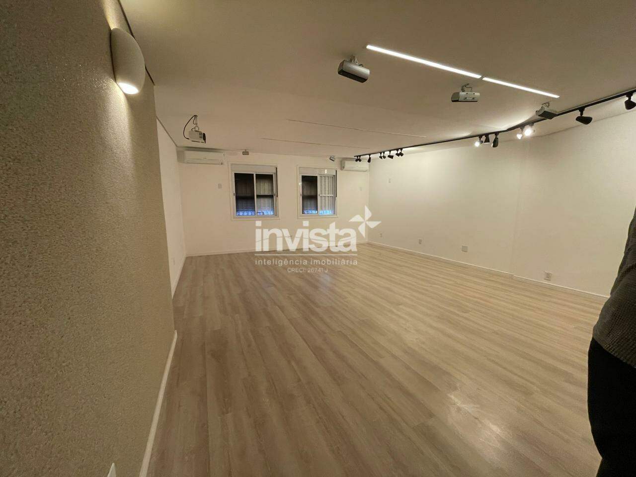 C&oacute;digo: 44871 R$ 4.000,00 Sala Comercial para alugar em Santos-SP no bairro Gonzaga, com 0 dormit&oacute;rio e 40m&sup2; 40 m&sup2; 0 quartos 2 vagas - Santos