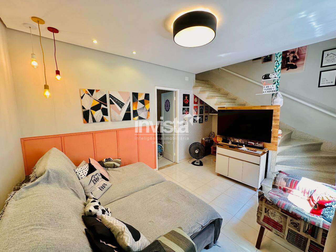 C&oacute;digo: 44872 R$ 420.000,00 Casa &agrave; venda em Santos-SP no bairro Macuco, com 2 dormit&oacute;rios e 72m&sup2; 72 m&sup2; 2 quartos 1 vaga - Santos