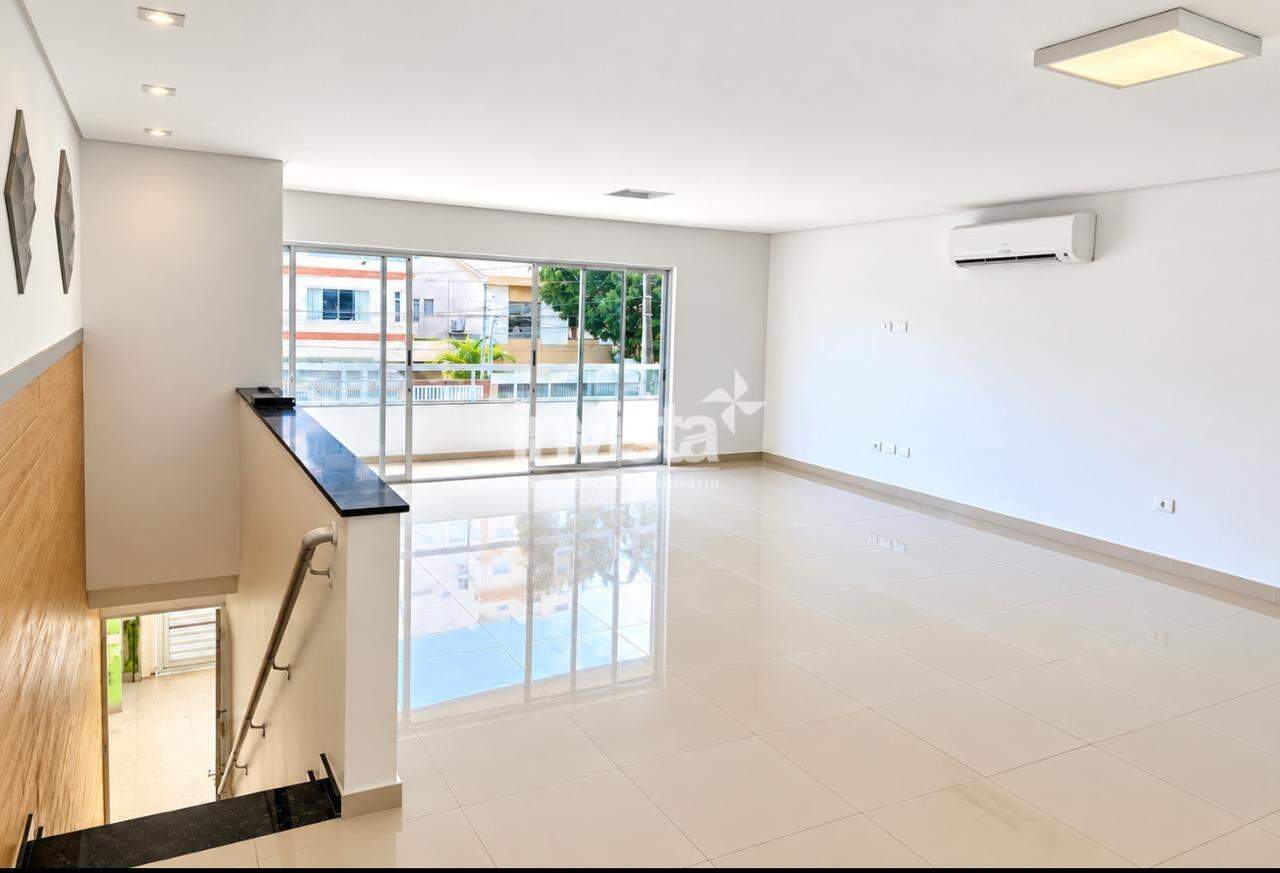 C&oacute;digo: 45061 R$ 12.900,00 Casa Sobreposta Alta para alugar em Santos-SP no bairro Aparecida, com 5 dormit&oacute;rios e 350m&sup2; 350 m&sup2; 5 quartos 2 vagas - Santos