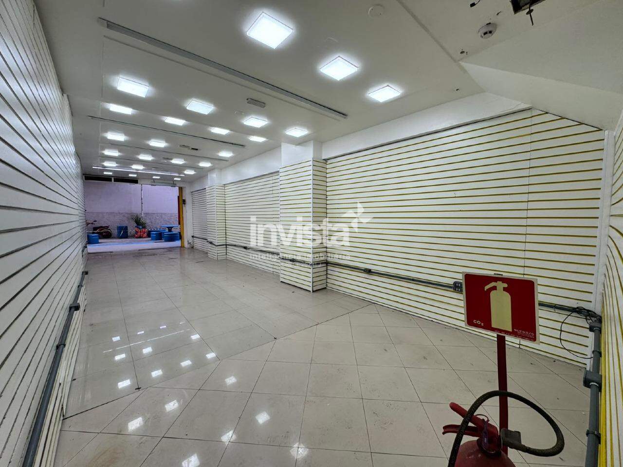C&oacute;digo: 45308 R$ 17.000,00 Loja para alugar em Santos-SP no bairro Gonzaga, com 0 dormit&oacute;rio e 81m&sup2; 81 m&sup2; 0 quartos 0 vagas - Santos
