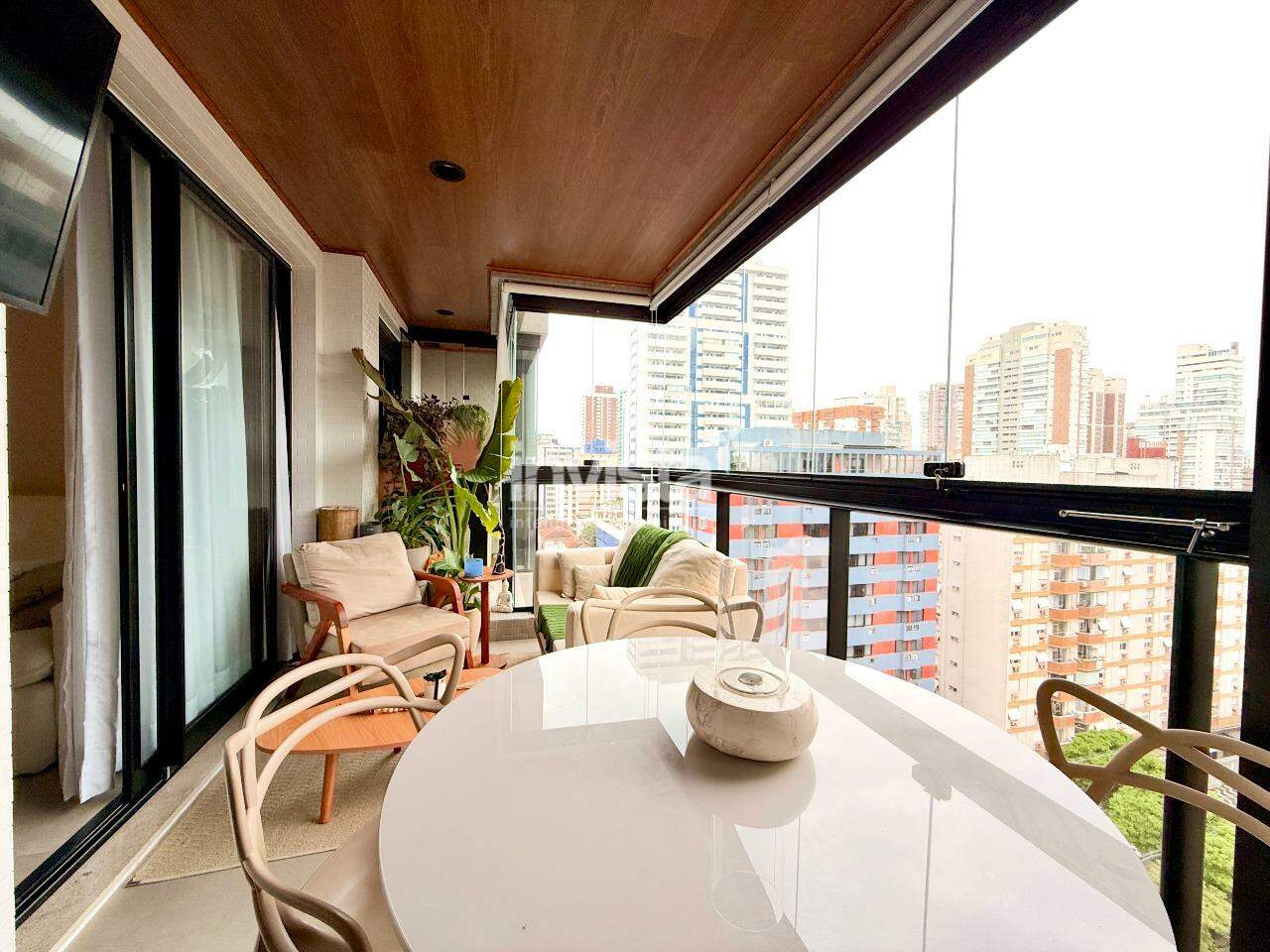 C&oacute;digo: 45347 R$ 980.000,00 Apartamento &agrave; venda em Santos-SP no bairro Boqueir&atilde;o, com 1 dormit&oacute;rio e 54m&sup2; 54 m&sup2; 1 quarto 1 vaga - Santos