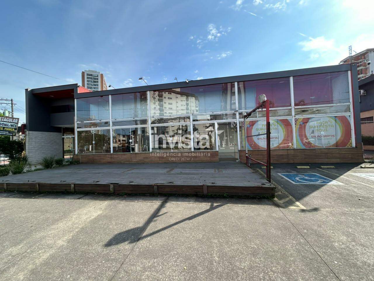 C&oacute;digo: 45384 R$ 60.000,00 Ponto Comercial para alugar em Santos-SP no bairro Macuco, com 0 dormit&oacute;rio e 1600m&sup2; 1600 m&sup2; 0 quartos 20 vagas - Santos