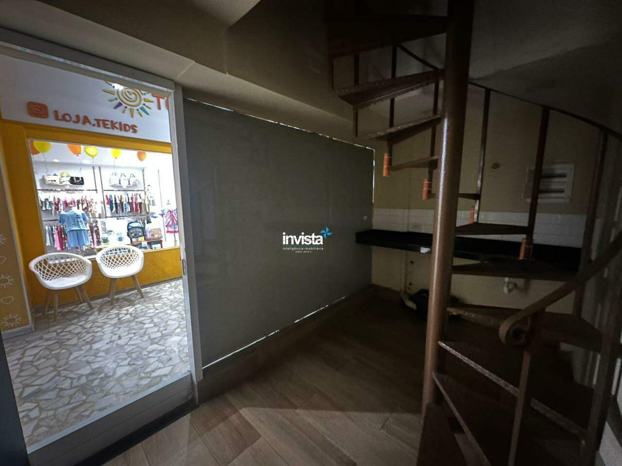 Loja Comercial para Alugar no Gonzaga &ndash; Fachada Envidra&ccedil;ada e Portas Autom&aacute;ticas - Santos