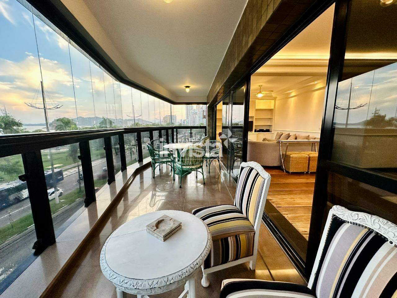 Apartamento à venda no bairro Pompéia