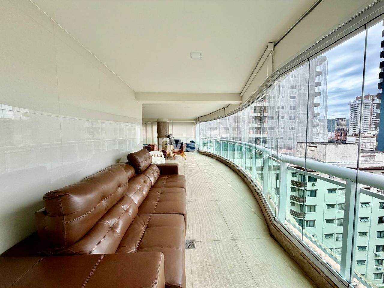 Apartamento &agrave; venda em Santos-SP no bairro Gonzaga, com 4 dormit&oacute;rios e 365m&sup2; - Santos