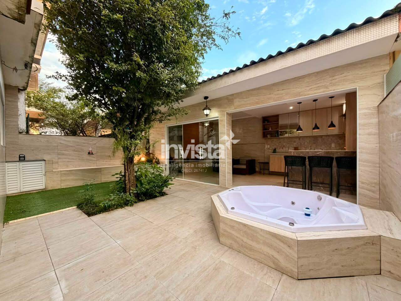 C&oacute;digo: 7224 R$ 1.800.000,00 Casa &agrave; venda em Santos-SP no bairro Ponta da Praia, com 2 dormit&oacute;rios e 156m&sup2; 156 m&sup2; 2 quartos 2 vagas - Santos