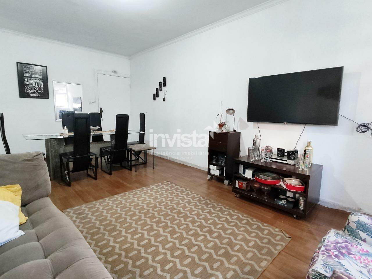 Amplo apartamento com dois dormitórios e dependência completa