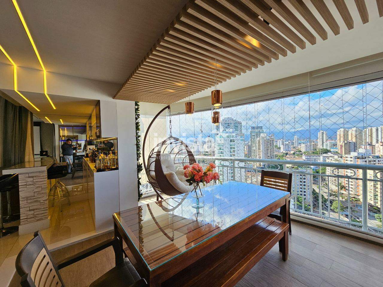 A melhor PORTEIRA FECHADA da Ponta da Praia com Lazer Completo!!!!