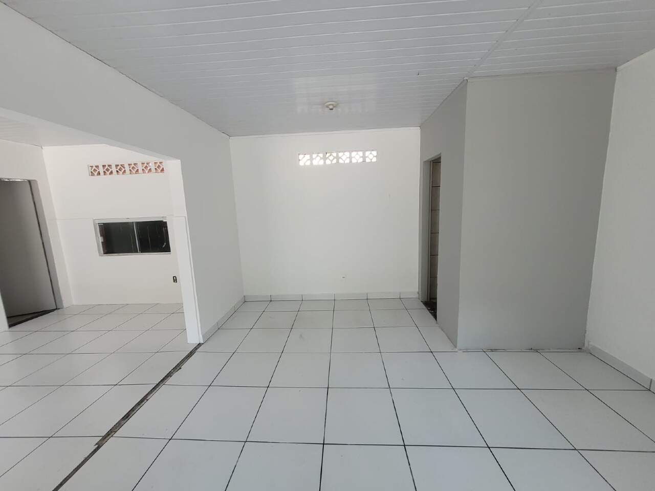Sala para aluguel no São Sebastião: 