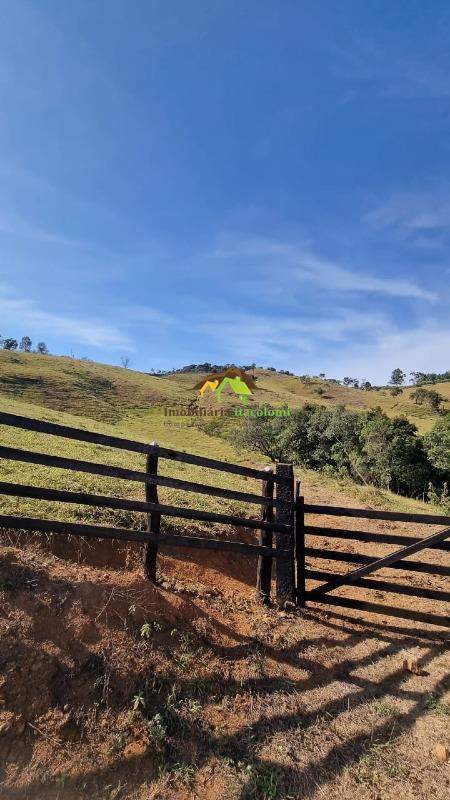 Fazenda à venda no Água Limpa: 