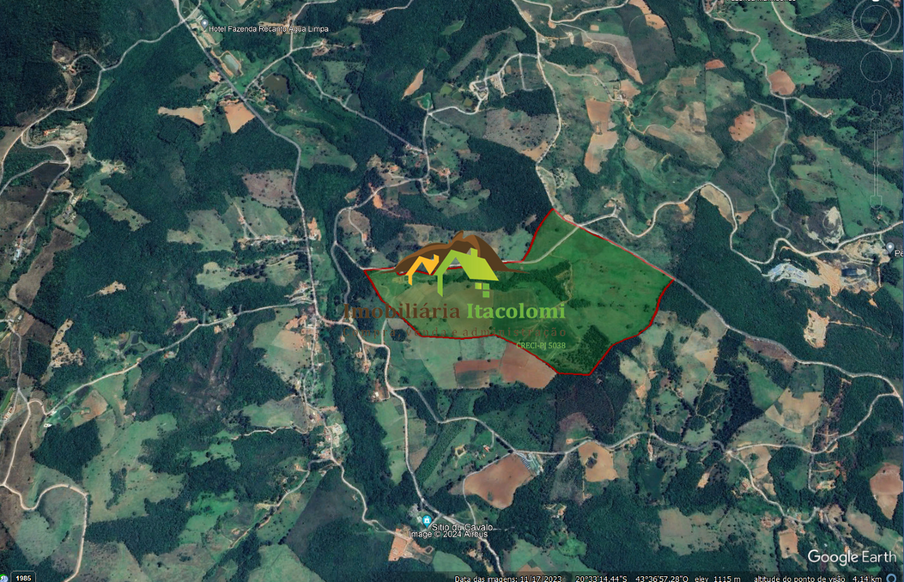 Fazenda à venda no Água Limpa: 