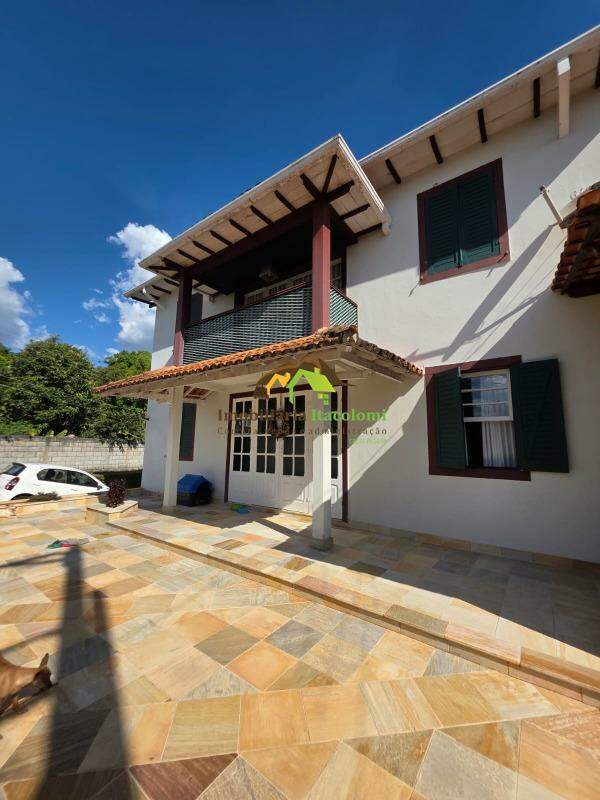 Casa à venda no Centro: 