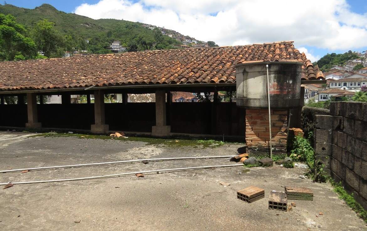 Galpão à venda no Antônio Dias: 
