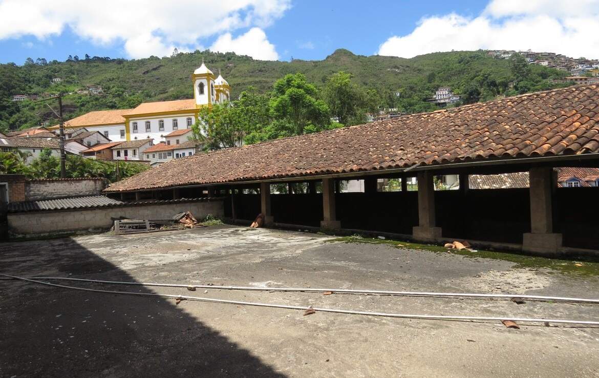 Galpão à venda no Antônio Dias: 
