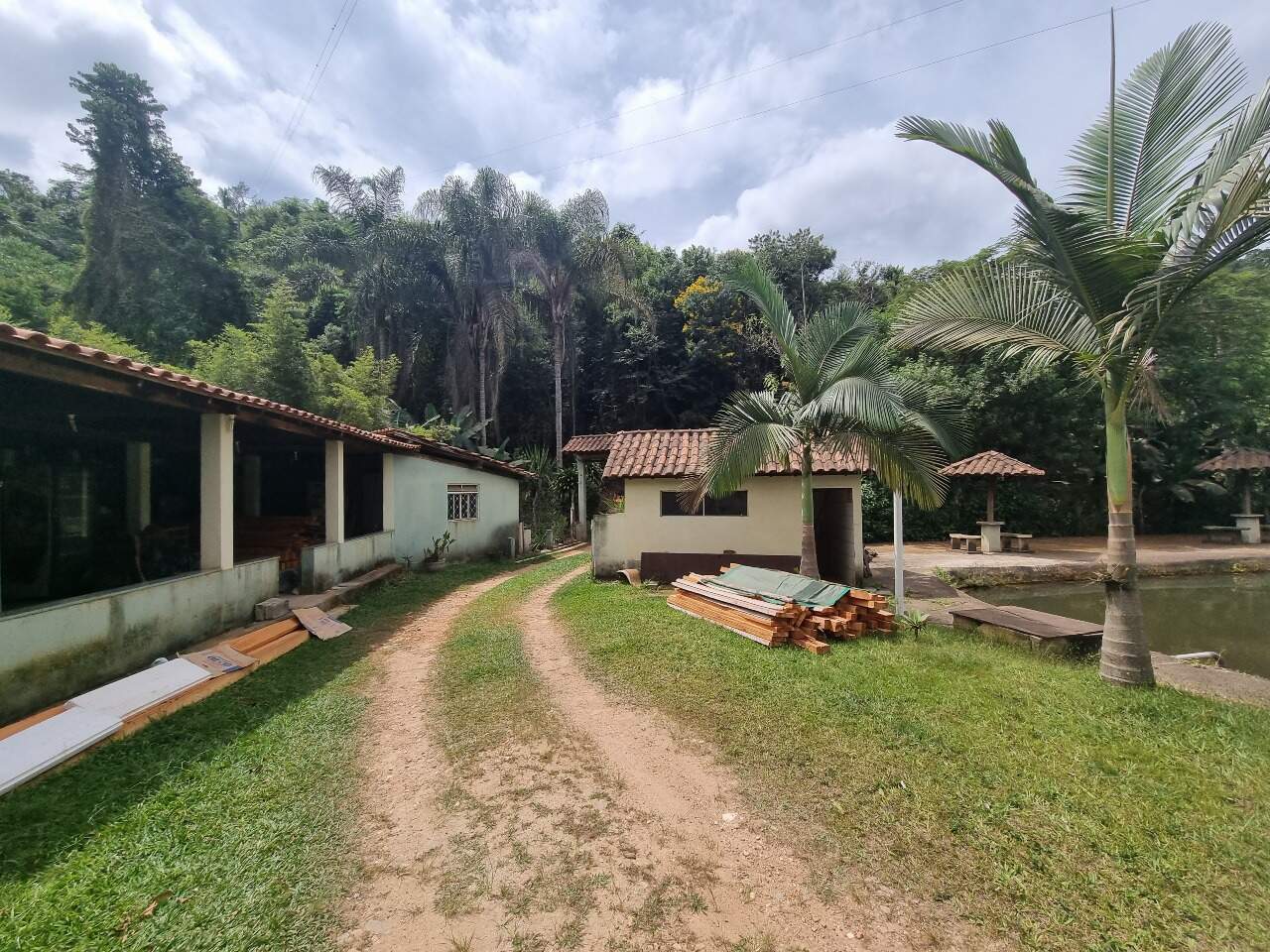 Sítio à venda no Barro Branco: 