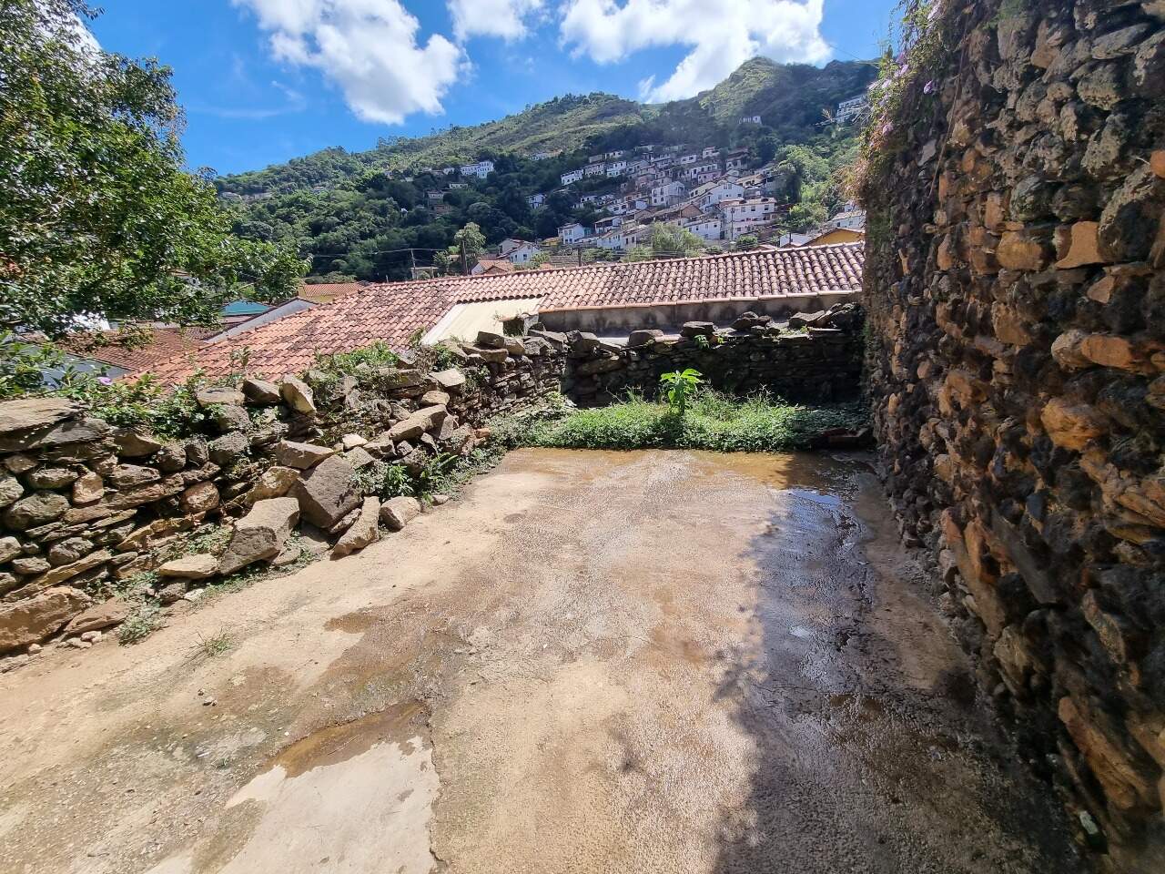 Casa à venda no Antônio Dias: 