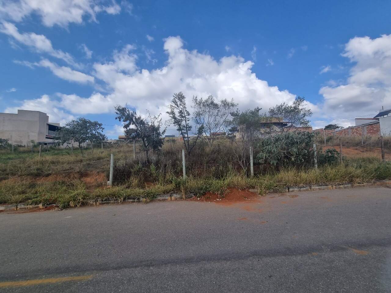 Lote à venda no Parque da Lagoa: 