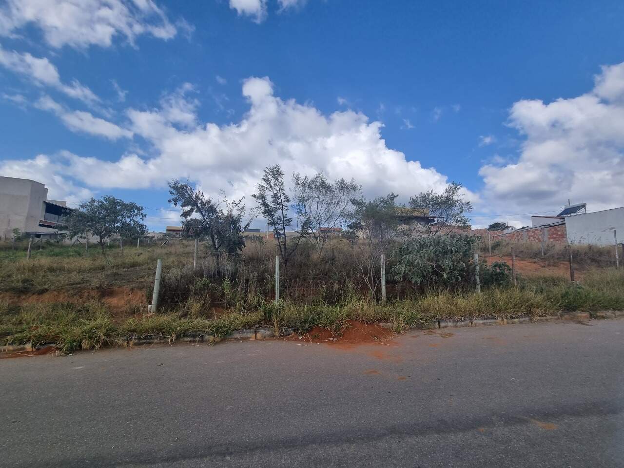 Lote à venda no Parque da Lagoa: 