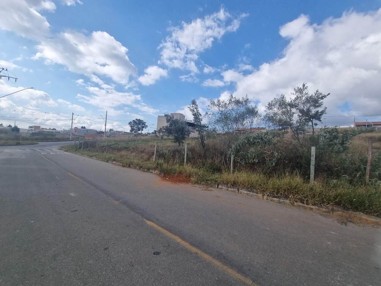 Lote à venda no Parque da Lagoa: 