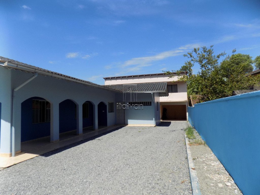 Casa à venda no Centro: 