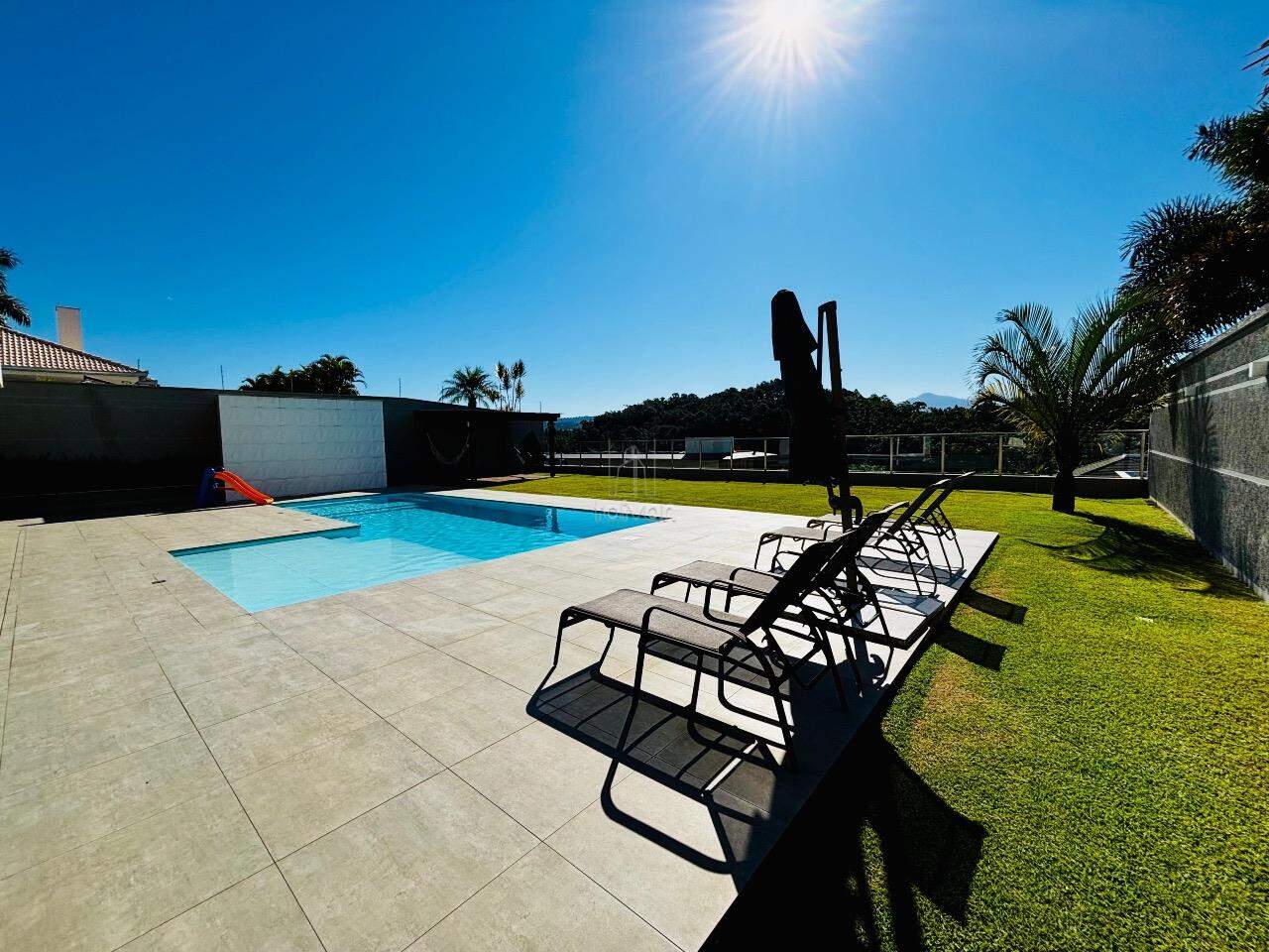 Apartamento à venda no Jaraguá Esquerdo: 