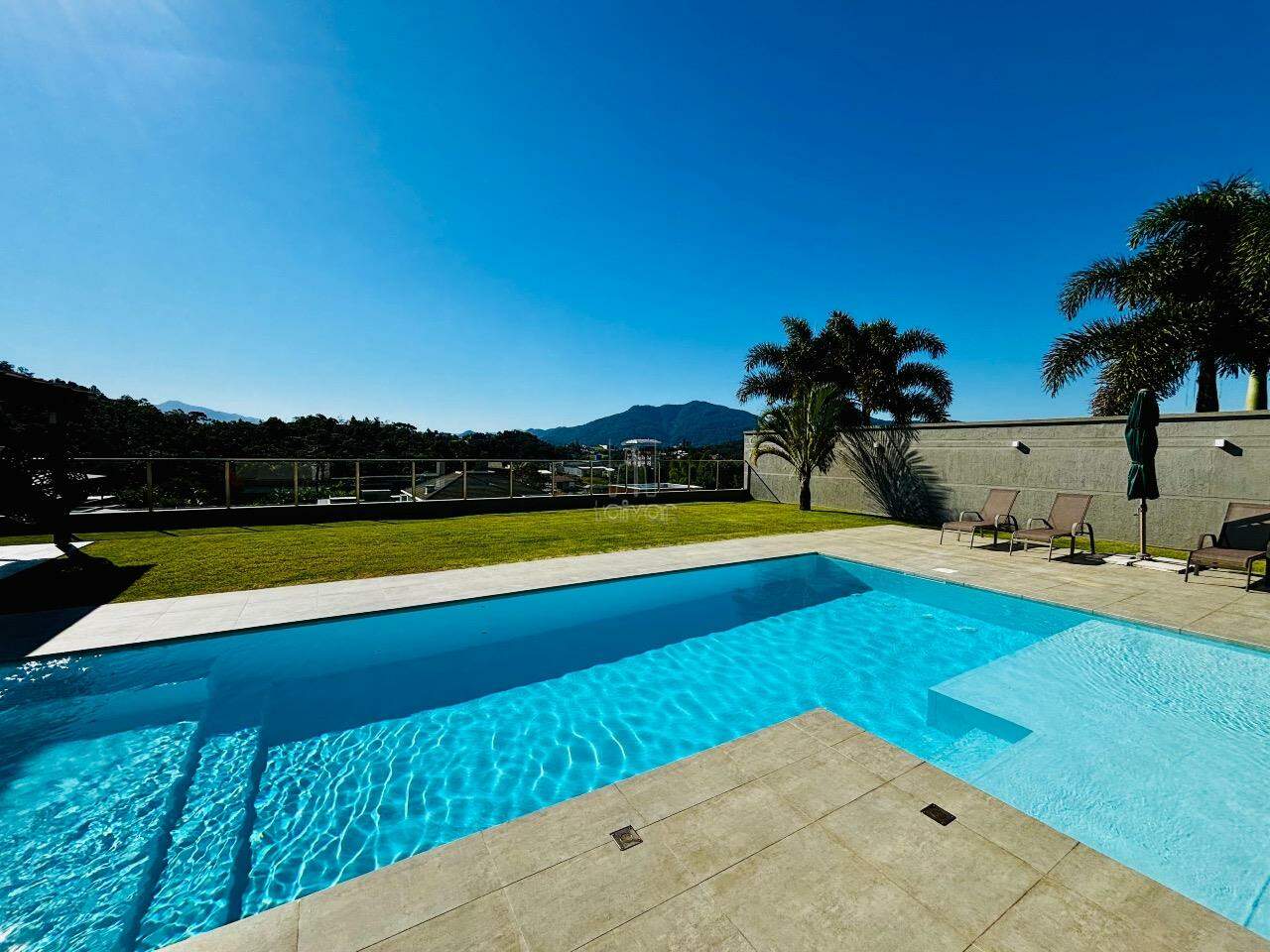 Apartamento à venda no Jaraguá Esquerdo: 