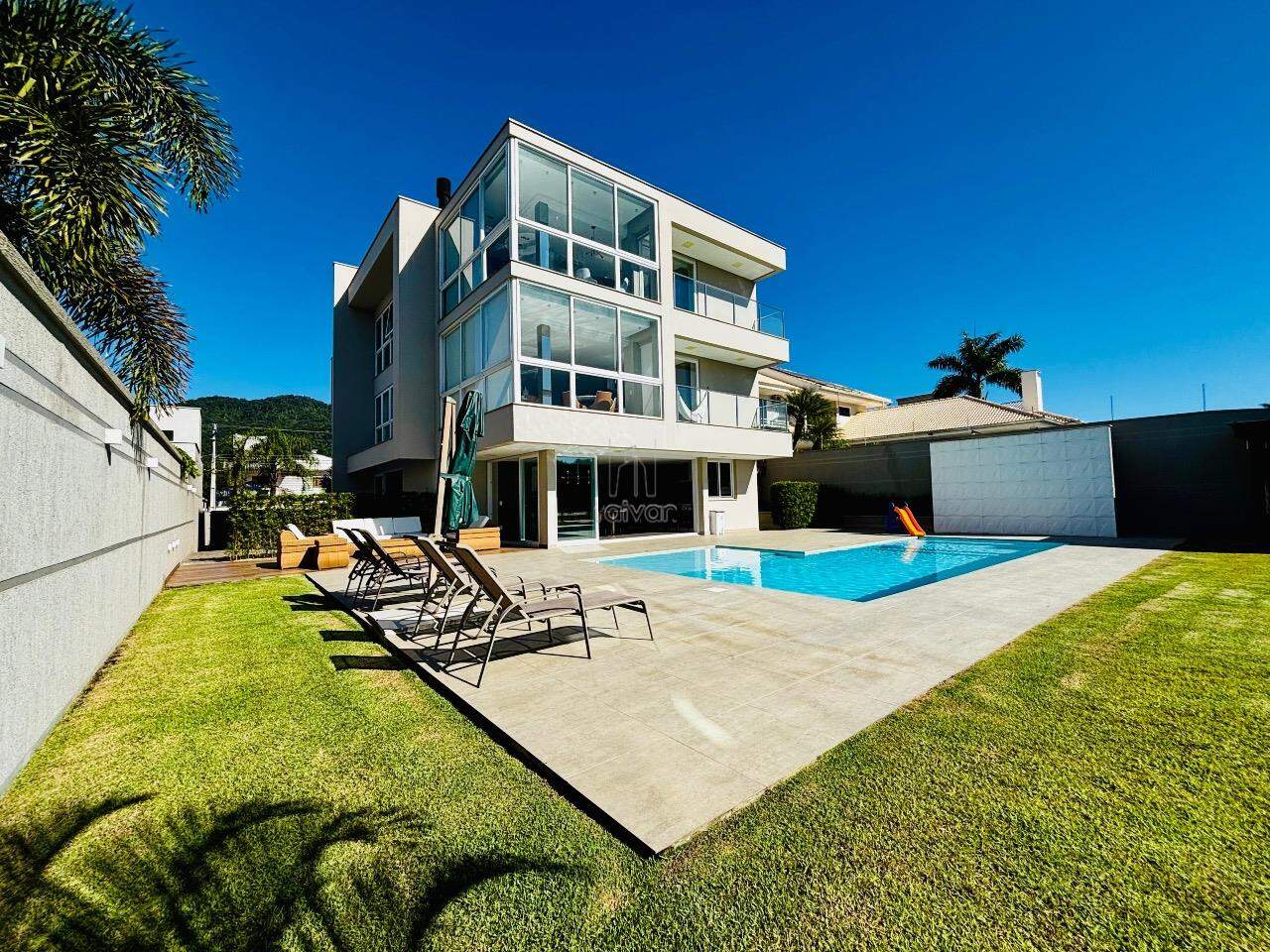 Apartamento à venda no Jaraguá Esquerdo: 