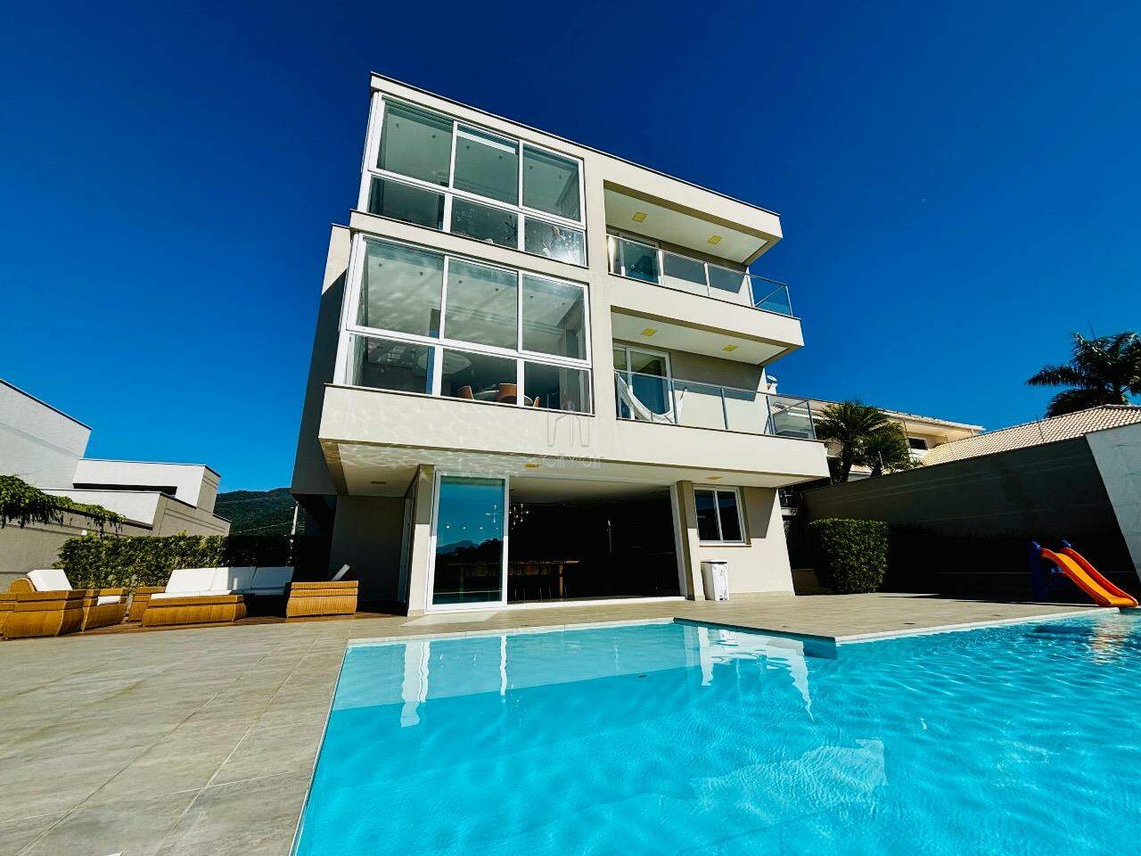 Apartamento à venda no Jaraguá Esquerdo: 