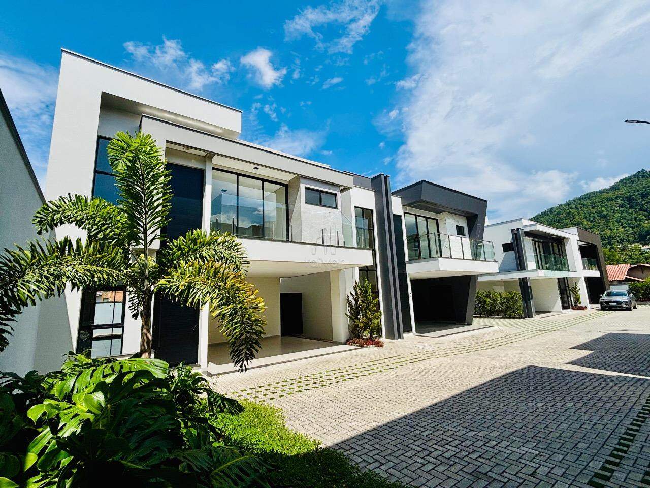 Casa à venda no Jaraguá Esquerdo: 