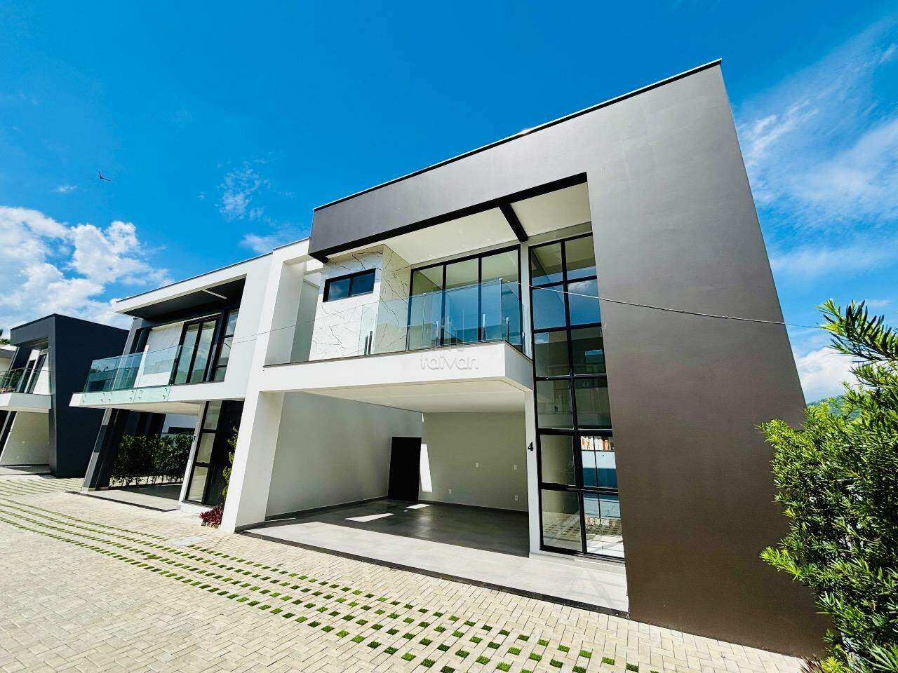 Casa à venda no Jaraguá Esquerdo: 