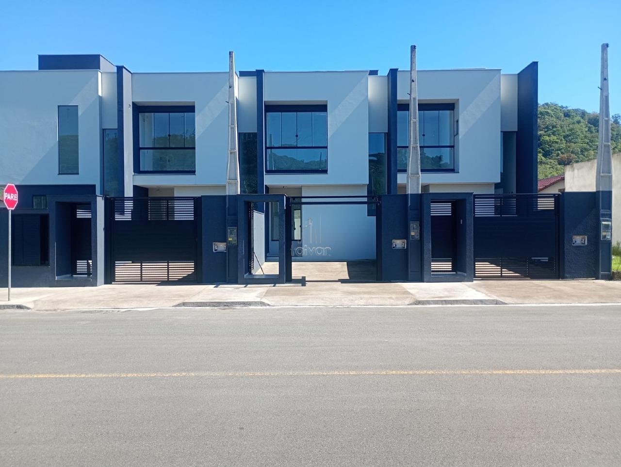 Geminado à venda no Três Rios do Norte: 