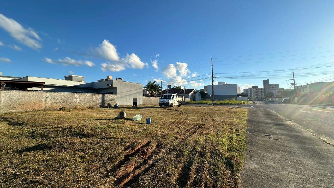 Terreno à venda no Amizade: 