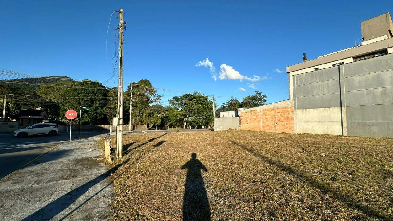 Terreno à venda no Amizade: 
