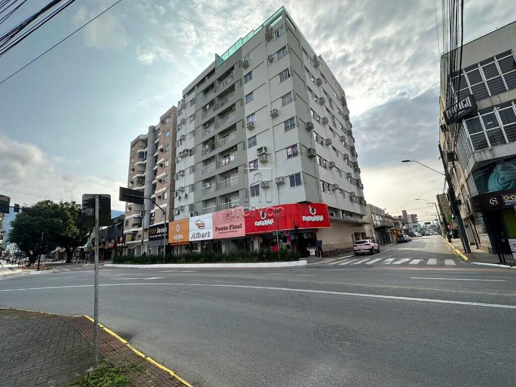 Apartamento à venda no Centro: 1
