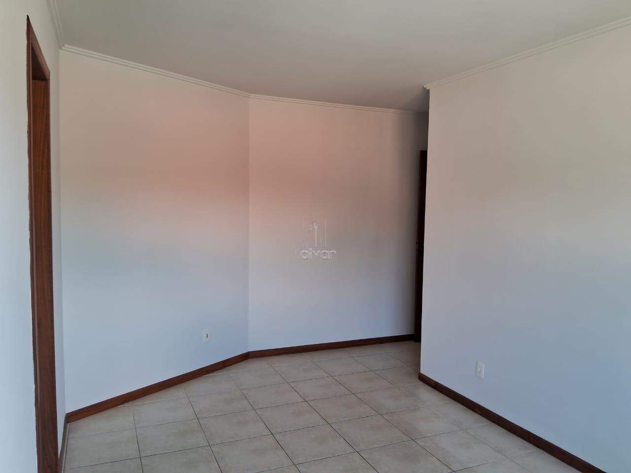 Apartamento para aluguel no Jaraguá Esquerdo: 
