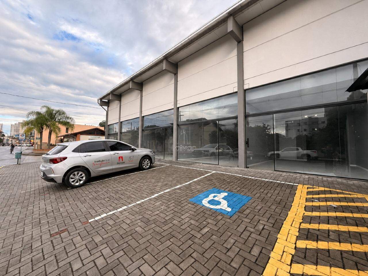 Sala Comercial para aluguel no Vila Lenzi: 