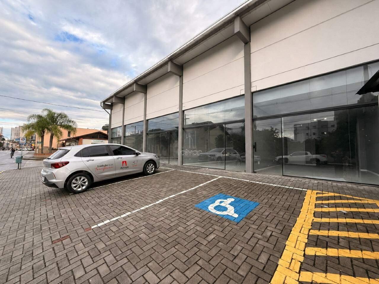 Sala Comercial para aluguel no Vila Lenzi: 