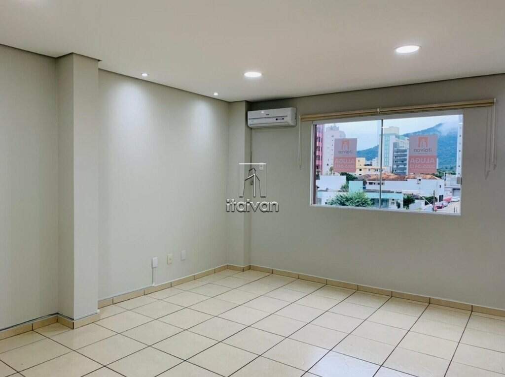 Sala Comercial para aluguel no Centro: 