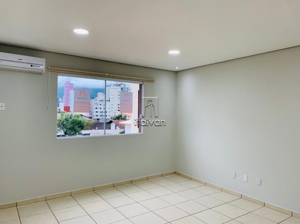 Sala Comercial para aluguel no Centro: 