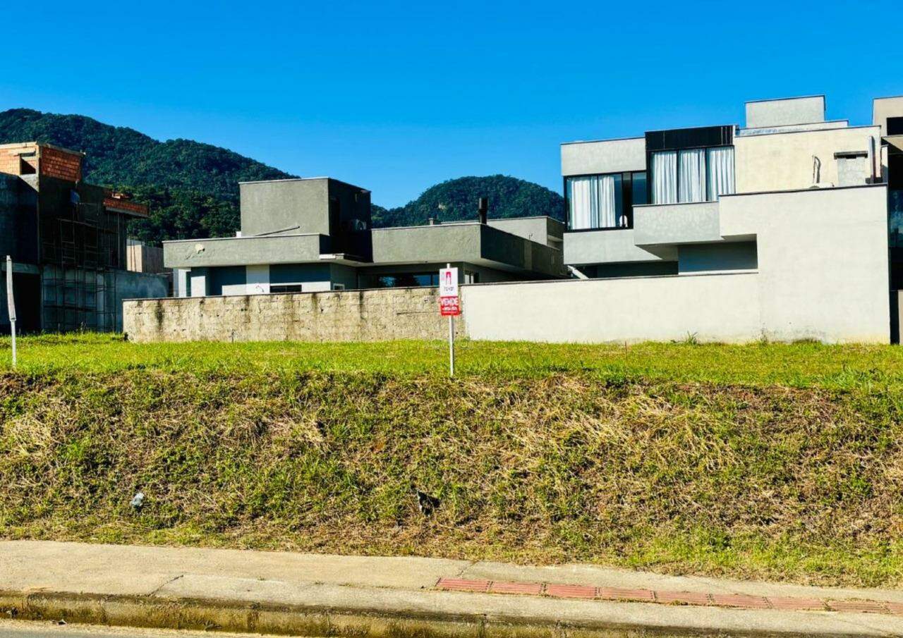 Terreno à venda no Amizade: 
