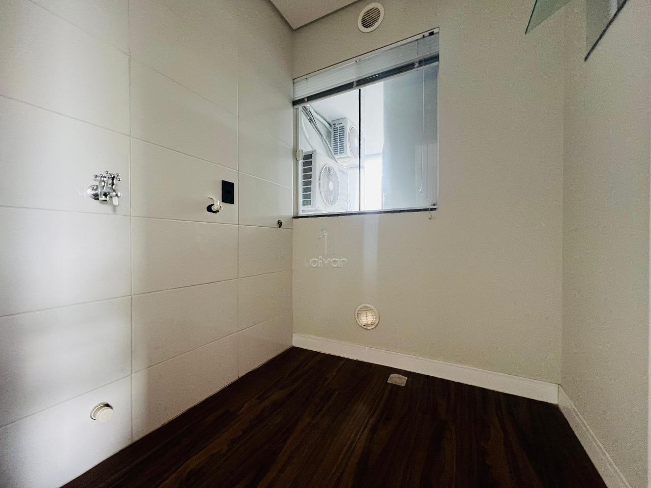 Apartamento à venda no Jaraguá Esquerdo: 