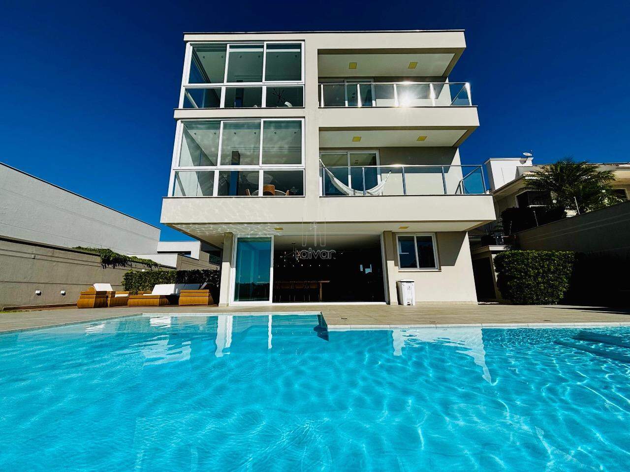 Casa à venda no Jaraguá Esquerdo: 