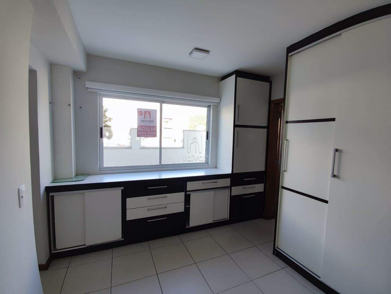 Apartamento para aluguel no Centro: 