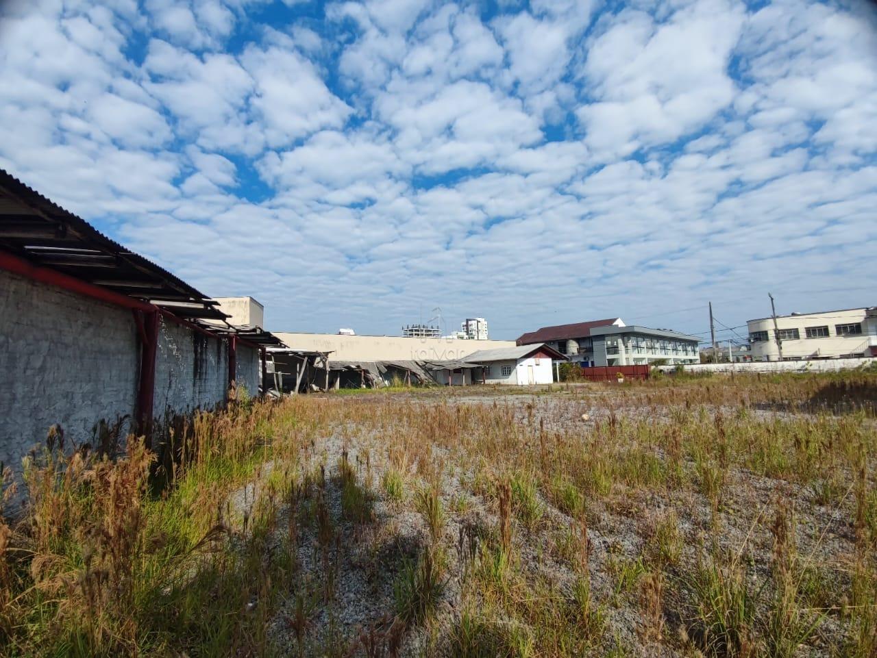 Terreno para aluguel no Centro: 