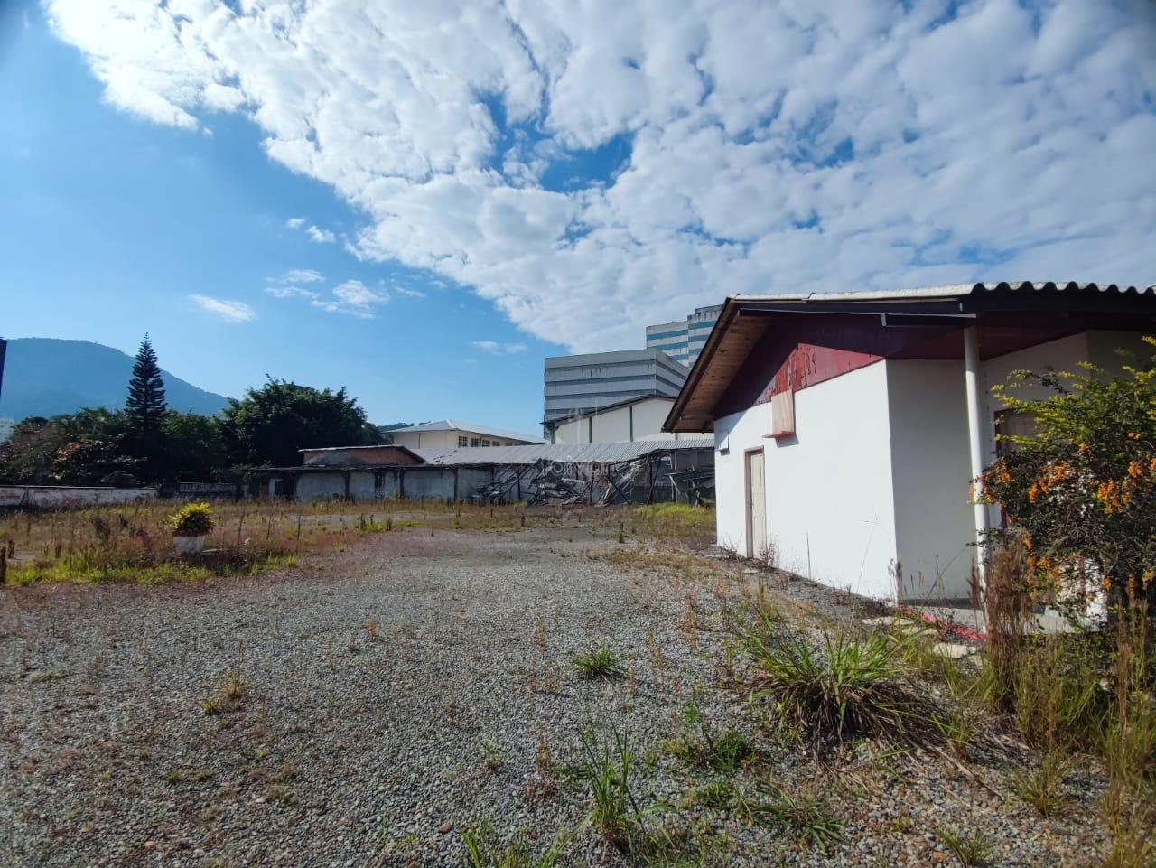 Terreno para aluguel no Centro: 