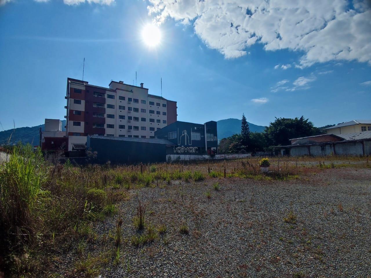 Terreno para aluguel no Centro: 