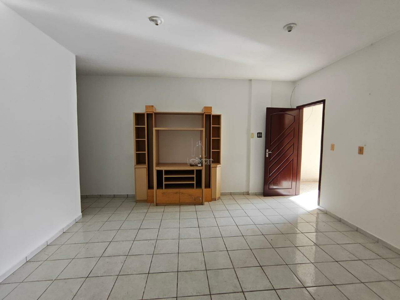 Apartamento para aluguel no Rau: 