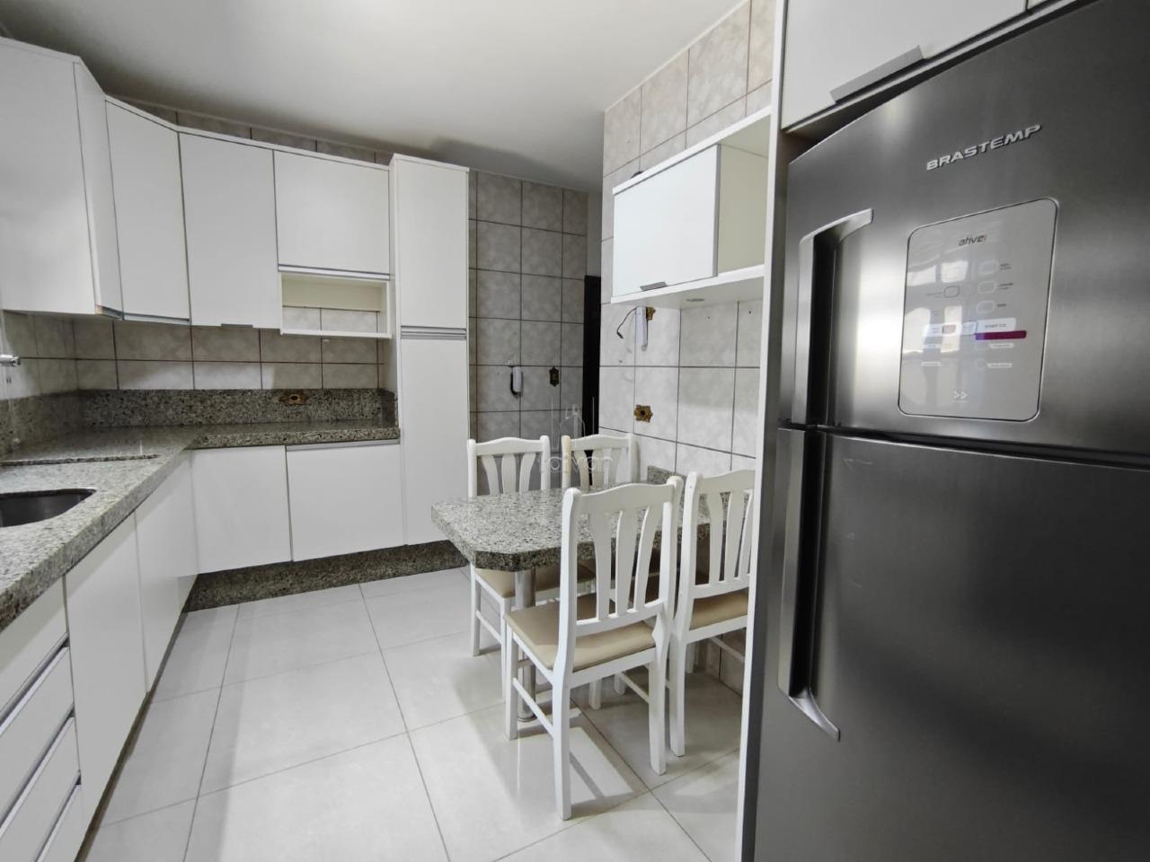 Casa para aluguel no Barra do Rio Cerro: 