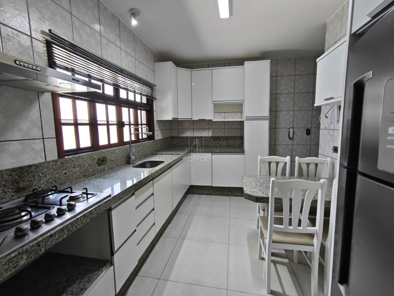 Casa para aluguel no Barra do Rio Cerro: 